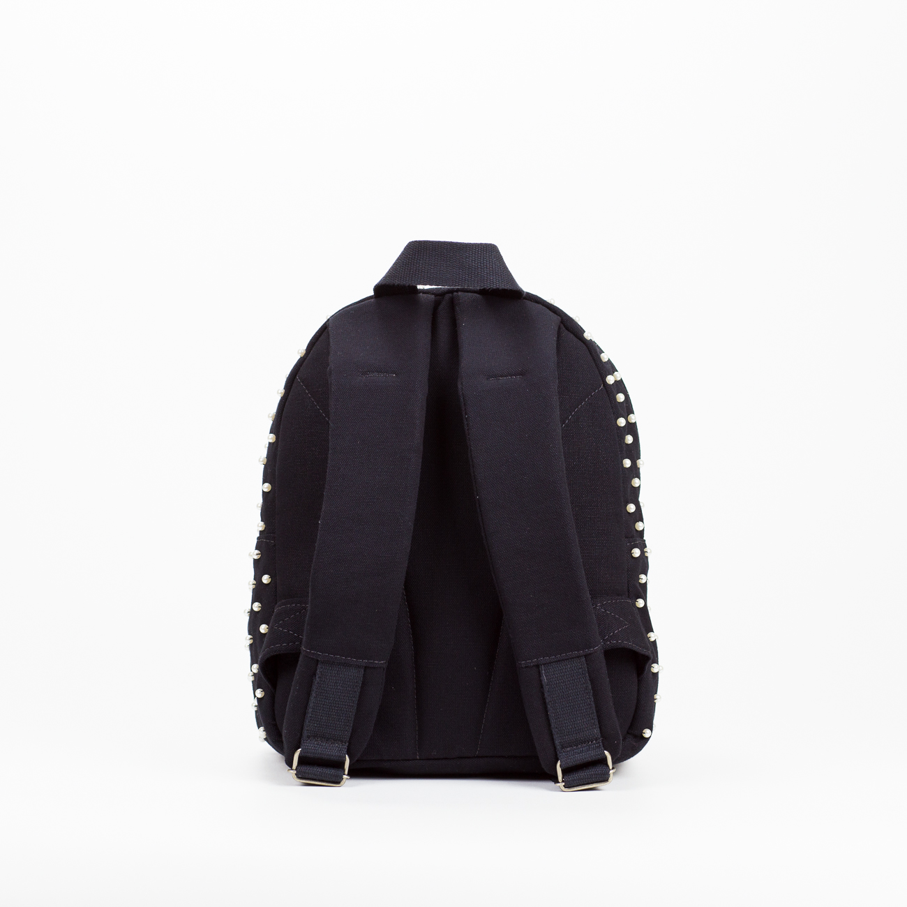 Pitanga-Lalá- Mochila-Preta-Pérola-Bordada-Costas