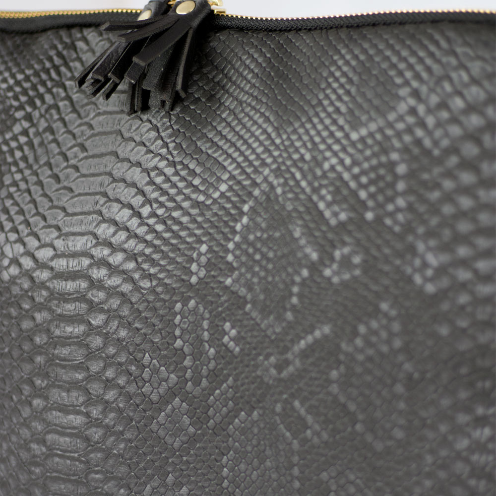 Case_Croco_Preta_Detalhe